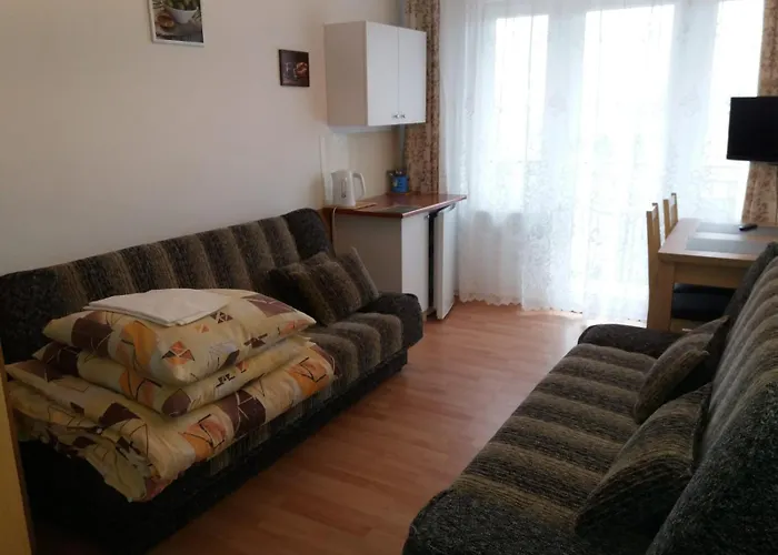 Δωμάτια σε οικογενειακή κατοικία Azalia *